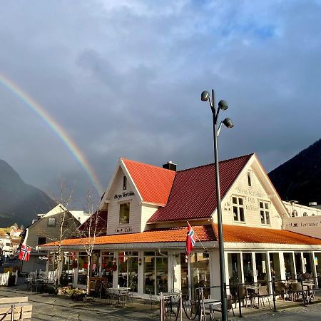 Stryn Kaffebar & Vertshus Hotel Exterior foto