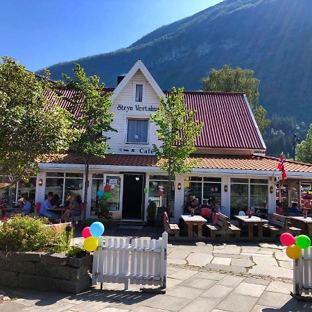 Stryn Kaffebar & Vertshus Hotel Exterior foto