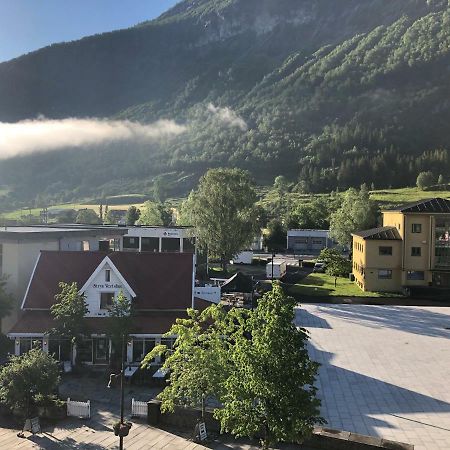 Stryn Kaffebar & Vertshus Hotel Exterior foto