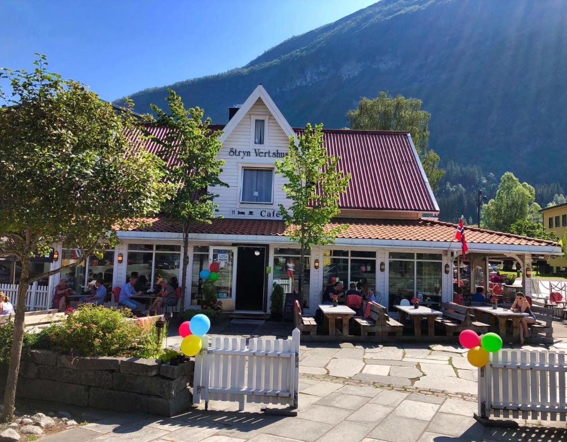 Stryn Kaffebar & Vertshus Hotel Exterior foto