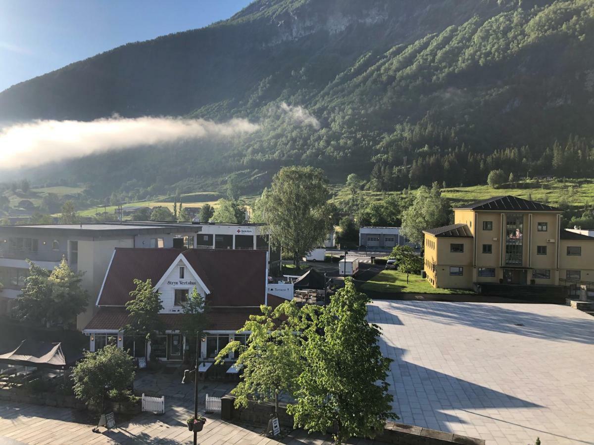 Stryn Kaffebar & Vertshus Hotel Exterior foto